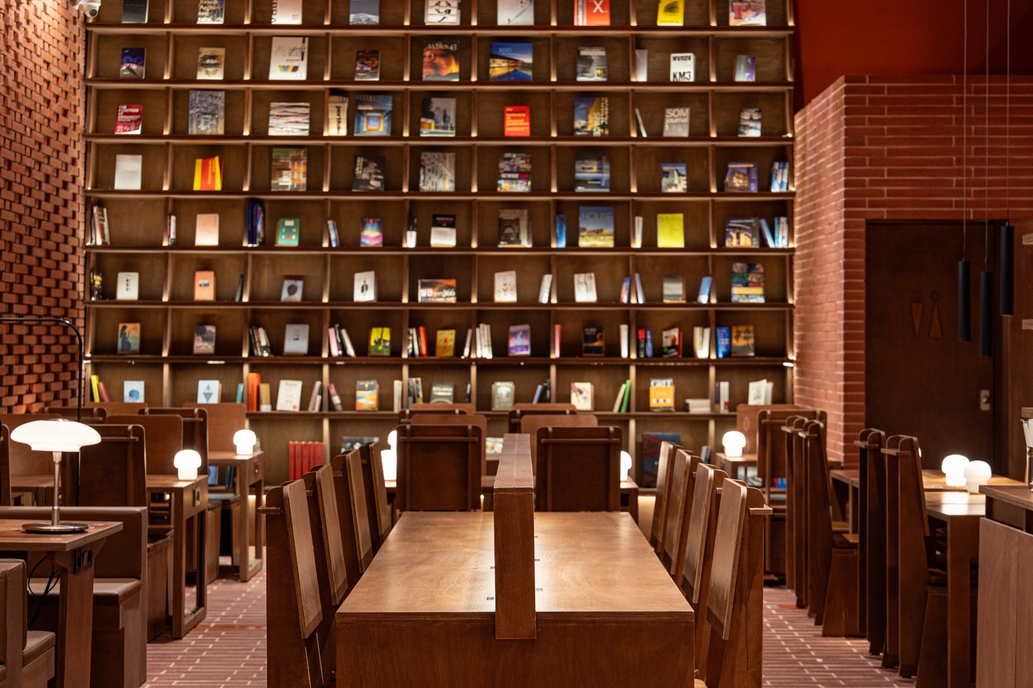 RT.5 library and seating